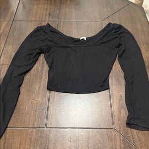 Bozzolo Black Ribbed Scoop-Neck Long-Sleeve Crop Top